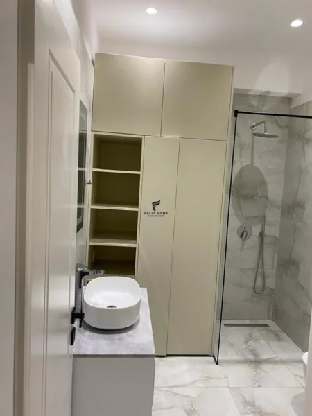 Tirane, jepet me qera apartament 1+1 Kati 9, 70 m² 500 € (ASTIR)