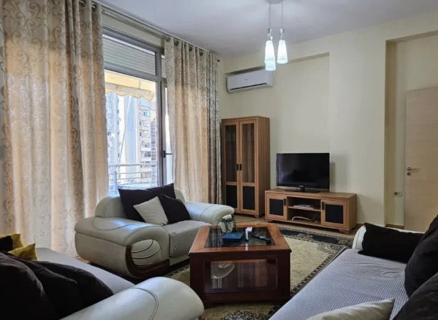 Tirane, jepet me qera apartament 3+1+Aneks+Ballkon Kati 2, 145 m² 1.400 € (Nobis)