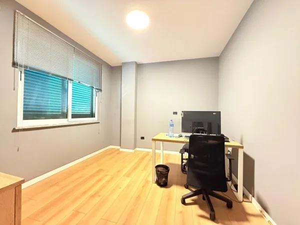 Tirane, jepet me qera zyre Kati 7, 104 m² 900 € (Rr. Pjetër Bogdani)