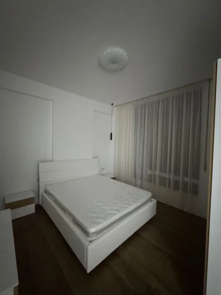 Tirane, jap me qera apartament 2+1+Ballkon Kati 2, 93 m² (Ish Sheshi Shqiponja)