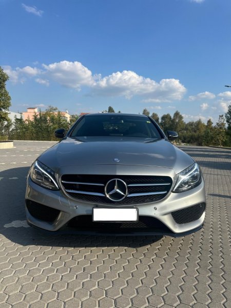 Durres, shes makine Mercedes Benz c250 cdi Amg line Nafte, e argjendtë automatik Klima 210.000 km 20.000 €