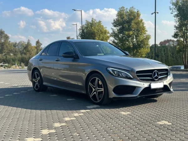 Durres, shes makine Mercedes Benz c250 cdi Amg line Nafte, e argjendtë automatik Klima 210.000 km 20.000 €