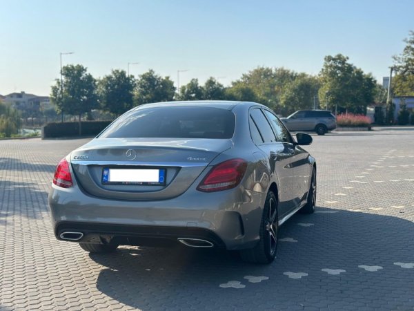 Durres, shes makine Mercedes Benz c250 cdi Amg line Nafte, e argjendtë automatik Klima 210.000 km 20.000 €