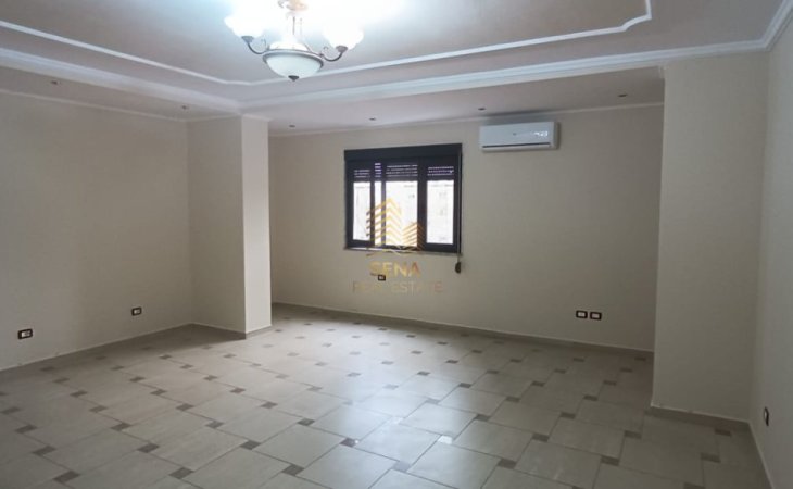 Tirane, jepet me qera ambjent biznesi Kati 4, 132 m² 1.200 € (Rruga Urani Pano)
