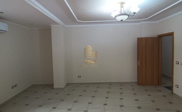 Tirane, jepet me qera ambjent biznesi Kati 4, 132 m² 1.200 € (Rruga Urani Pano)