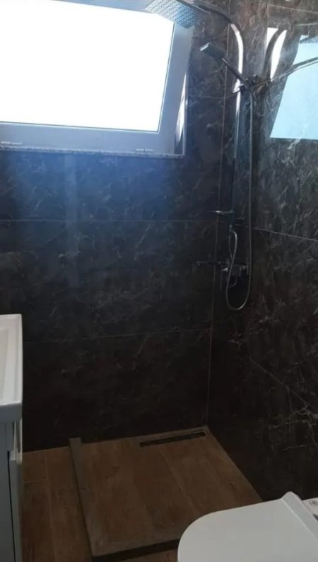 Tirane, jepet me qera shtepi 3+1 Kati 2, 170 m² 600 € (Porcelan)