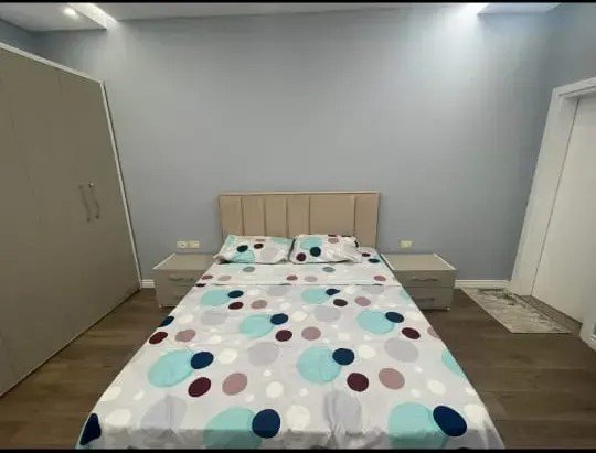 Tirane, jepet me qera shtepi 3+1 Kati 2, 170 m² 600 € (Porcelan)