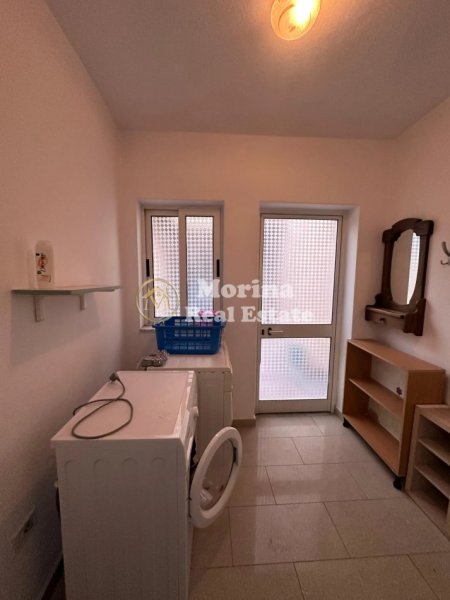 Tirane, jepet me qera apartament 1+1+Aneks Kati 1, 70 m² 500 € (Medreseja)
