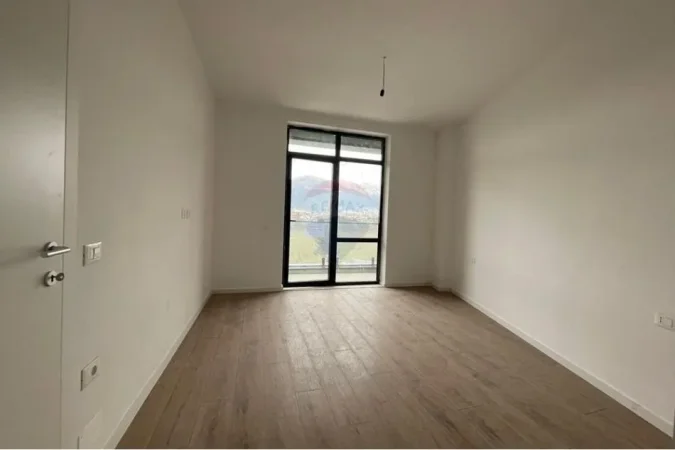 Tirane, shitet apartament 3+1 Kati 4, 154 m² 225.000 € (Bulevardi i Ri)