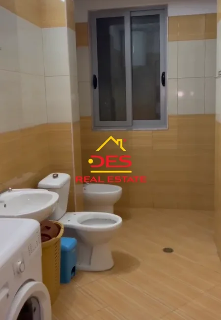 Vlore, jepet me qera apartament 3+1+Ballkon Kati 5, 120 m² 500 € (Rruga Nermin Vlora Falaski ,Vlorë)