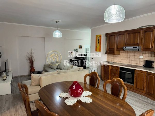 Tirane, jepet me qera apartament 2+1 Kati 5, 91 m² 660 € (Komuna e Parisit)