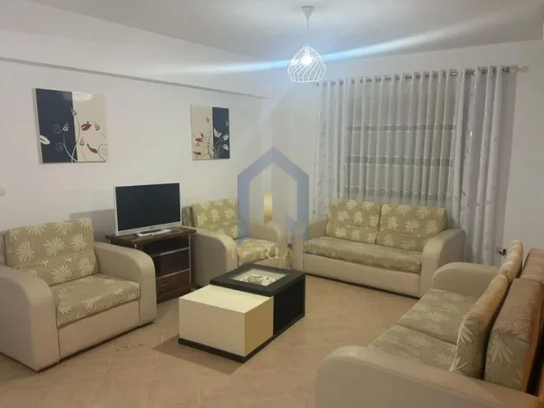Tirane, jap me qera apartament 2+1+Ballkon Kati 4, 92 m² 450 € (Kthesa e Kamzes)