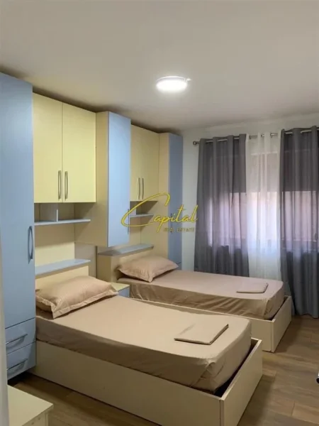 Tirane, jepet me qera apartament 3+1 Kati 3, 80 m² 700 € (RRUGA BARDHYL)