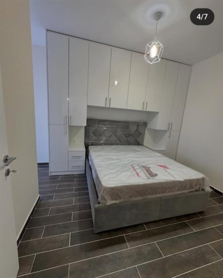 Tirane, jepet me qera apartament 2+1+Ballkon Kati 6, 85 m² 500 € (rruga Konferenca e Pezes)