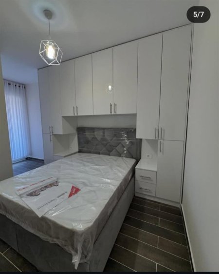Tirane, jepet me qera apartament 2+1+Ballkon Kati 6, 85 m² 500 € (rruga Konferenca e Pezes)