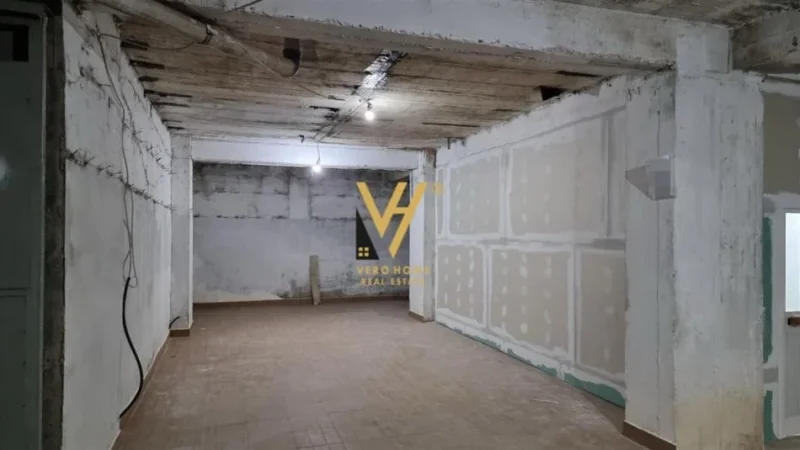 Tirane, shitet magazine Kati -1, 50 m² 31.000 € (YZBERISHT)