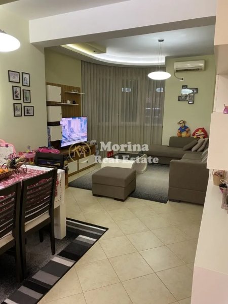 Tirane, jepet me qera apartament 2+1 Kati 6, 92 m² 400 € (Fresku)