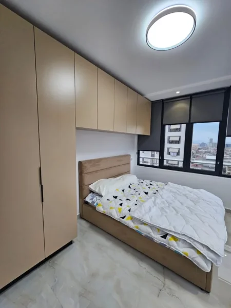 Tirane, jepet me qera apartament 1+1+Ballkon Kati 8, 70 m² 480 € (RRUGA 5 MAJI)