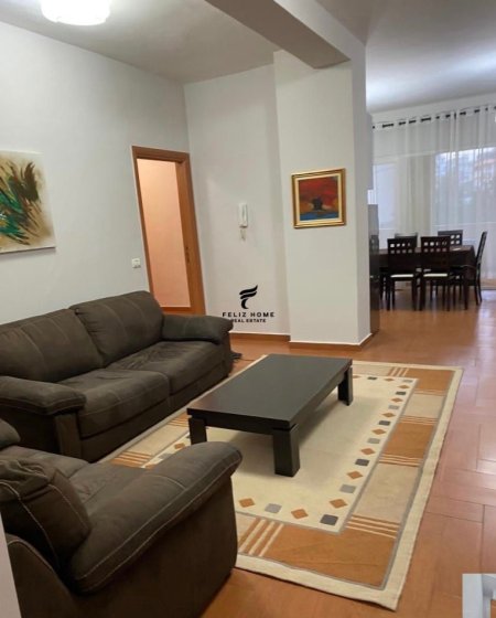 Tirane, jepet me qera apartament 2+1+Ballkon Kati 1, 117 m² 600 € (LIQENI ARTIFICIAL)