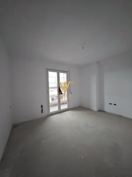 Tirane, shitet apartament 1+1+Ballkon Kati 3, 69 m² 82.500 € (PASKUQAN)