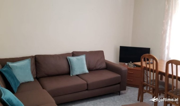 Tirane, jepet me qera apartament 2+1 Kati 3, 86 m² 400 € ( Jepet me Qera Super Apartamenti 2+1 ne Ali Dem.&lt; Rruga Ali Demi, Perballe Shkolles Kushtrimi Lirise.)