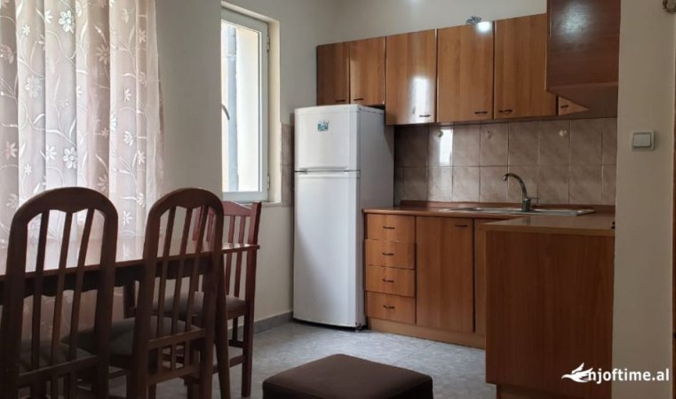 Tirane, jepet me qera apartament 2+1 Kati 3, 86 m² 400 € ( Jepet me Qera Super Apartamenti 2+1 ne Ali Dem.&lt; Rruga Ali Demi, Perballe Shkolles Kushtrimi Lirise.)