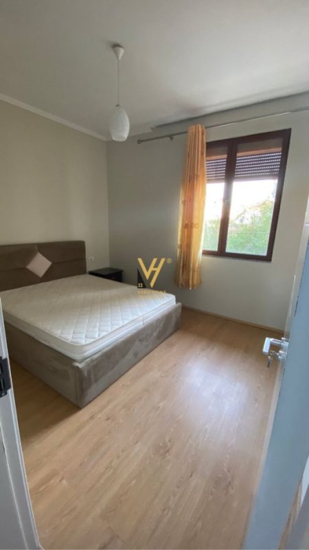 Tirane, jepet me qera apartament 1+1+Ballkon Kati 2, 55 m² 450 € (ALI DEMI)