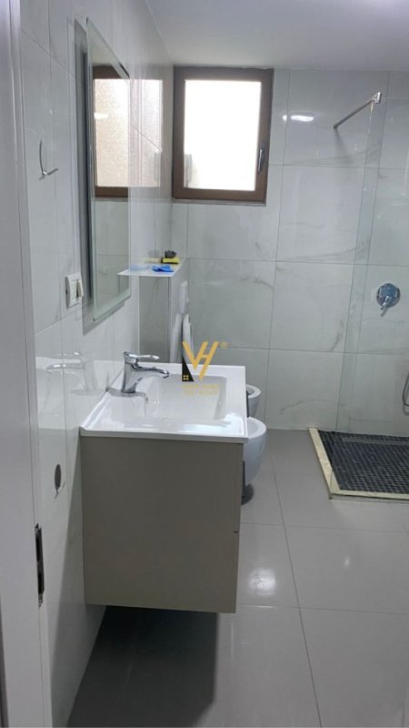 Tirane, jepet me qera apartament 1+1+Ballkon Kati 2, 55 m² 450 € (ALI DEMI)
