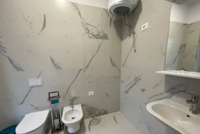 Tirane, apartament 2+1+Ballkon Kati 8, 110 m²