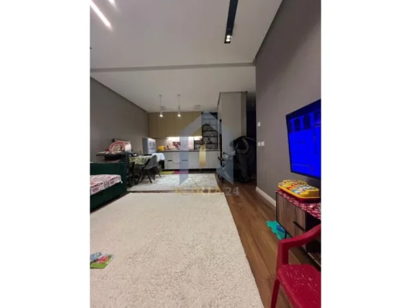 Tirane, shes apartament 1+1+Ballkon Kati 4, 77 m² 135.000 € (Astir Kompleksi "Green City")