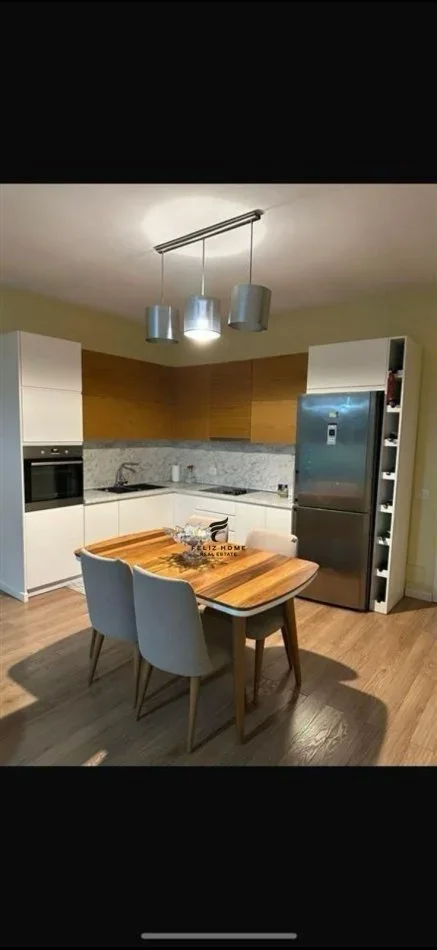 Tirane, jepet me qera shtepi 2+1+Ballkon Kati 1, 130 m² 700 € (KAMEZ)