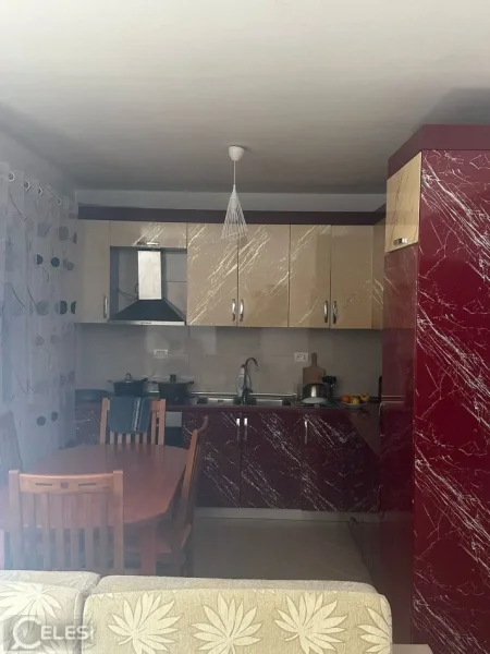 Tirane, jepet me qera apartament 2+1+Ballkon Kati 4, 92 m² 450 € (CASA ITALIA)