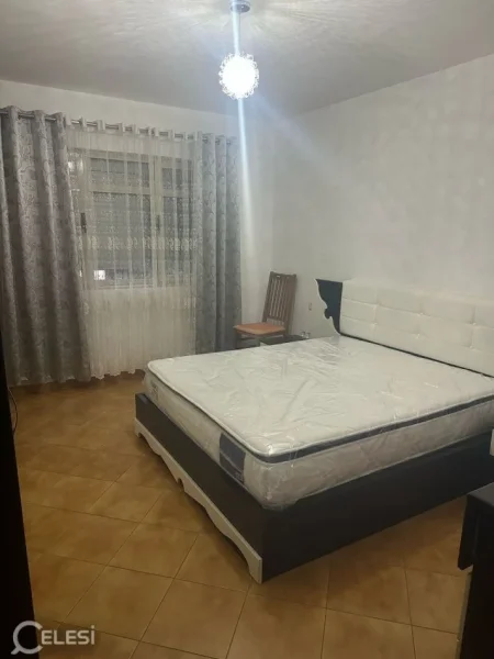 Tirane, jepet me qera apartament 2+1+Ballkon Kati 4, 92 m² 450 € (CASA ITALIA)