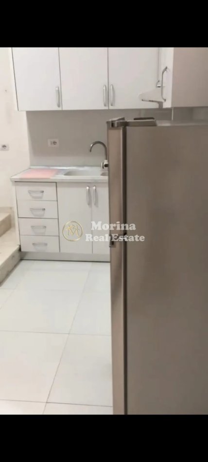 Tirane, jepet me qera apartament 1+1 Kati 0, 60 m² 300 € (Porcelan-Xhamia Xhura)