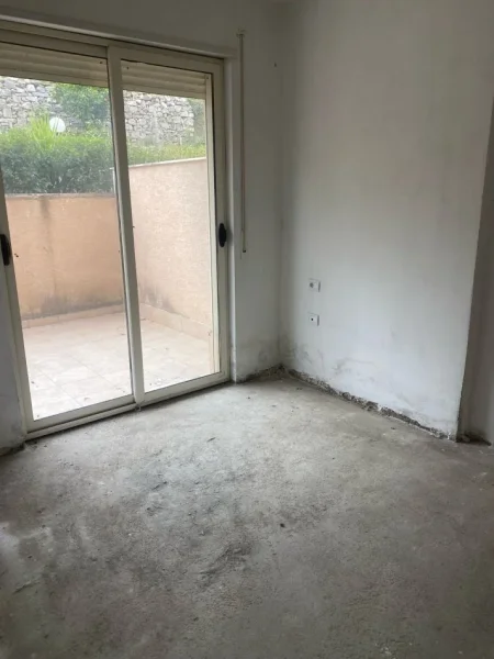 Tirane, shes apartament+verande | Kati 0, 53 m²+17m2, 103.000 € (Rr. Peti, Liqeni i Thate)