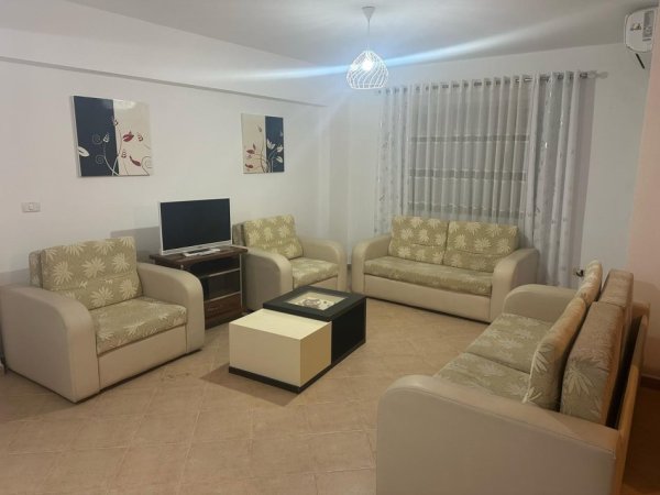 Tirane, jepet me qera ambjent biznesi Kati 1, 92 m² 450 € (Kthesa e Kamzes)