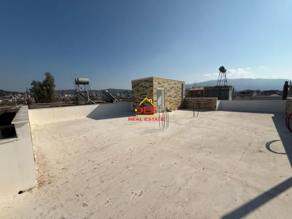 Vlore, shitet Vile 5+1+Ballkon Kati 0, 268 m² (Rruga Sokrat Leka)