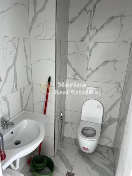 Tirane, jepet me qera ambjent biznesi Kati 1, 63 m² 900 € (Liqeni Artifical)