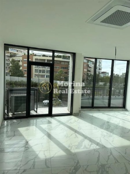 Tirane, jepet me qera ambjent biznesi Kati 1, 63 m² 900 € (Liqeni Artifical)