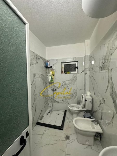Tirane, jepet me qera apartament 1+1 Kati 4, 60 m² 450 € (ALI DEMI)