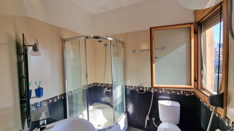 Vlore, shitet 1+1 Kati 8, 57 m² 68.000 € (tek Shkolla Mjekesore)