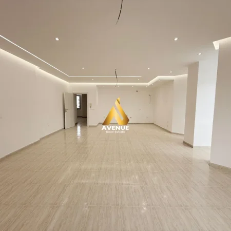 Tirane, jepet me qera apartament 2+1+Ballkon Kati 6, 190 m² 1700 € (rruga e elbasanit)