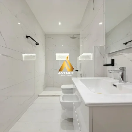 Tirane, jepet me qera apartament 2+1+Ballkon Kati 6, 190 m² 1700 € (rruga e elbasanit)