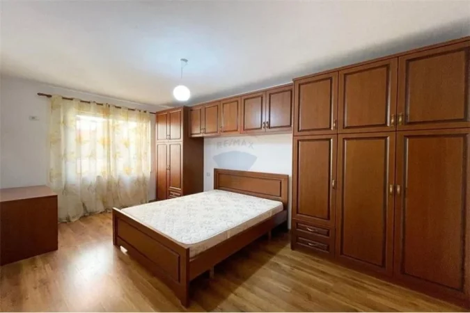 Tirane, jepet me qera apartament 2+1 Kati 5, 94 m² 500 € (Astir)