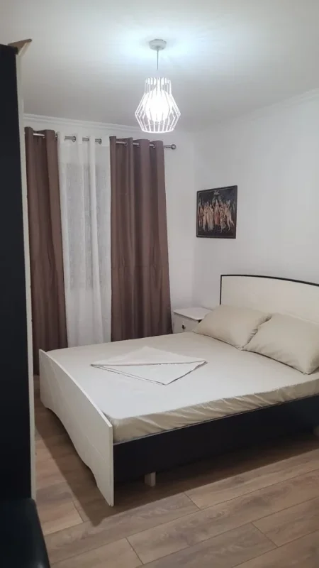 Tirane, jepet me qera apartament 3+1 Kati 3, 82 m² 700 € 