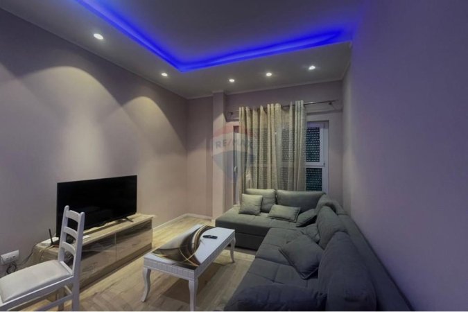 Tirane, jepet me qera apartament 1+1 Kati 4, 55 m² 350 € (Kompleksi Magalem)