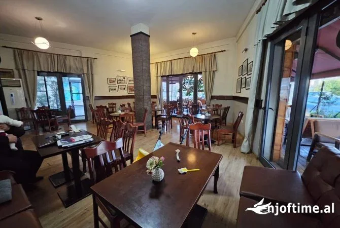 Tirane, jepet me qera lokal Kati 0, 180 m² 2.400 € (BRRYLI)