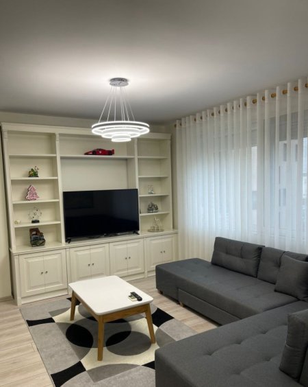 Tirane, jepet me qera apartament 1+1 Kati 8, 70 m² 900 € (Rruga e Kosovareve)