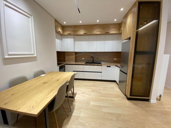 APARTAMENT 2+1 ME QERA ,KOMPLEKSI FZ LIQENI I THATE
