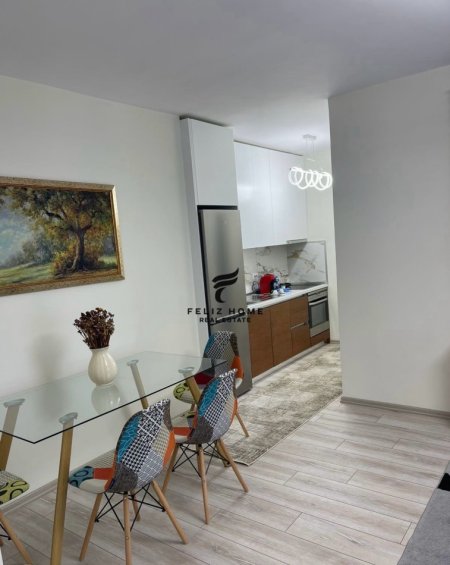 Tirane, jepet me qera apartament 1+1+Ballkon Kati 8, 70 m² 1.000 € (RRUGA E KAOSOVAREVE)